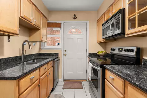 Undisclosed, River Forest, IL 60305 photo 10