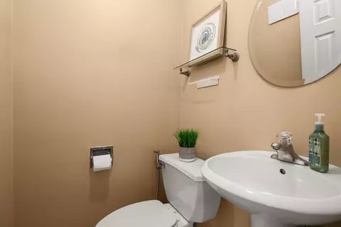 Undisclosed, River Forest, IL 60305 photo 13