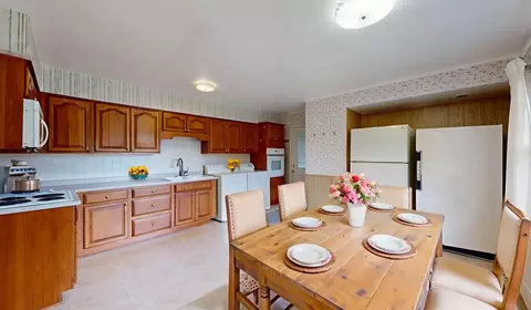 Kitchen - 709 S Dennis Rd, Wheeling, IL 60090 photo 2 of 2