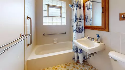 Bath - 709 S Dennis Rd, Wheeling, IL 60090 photo 1 of 1