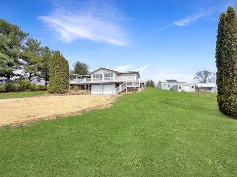Exterior - 7980 E Ridott Rd, Ridott, IL 61067 photo 1 of 9