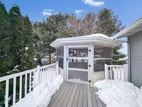 Exterior - 7980 E Ridott Rd, Ridott, IL 61067 photo 2 of 9