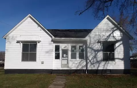 305 W Main St, Oakland, IL 61943