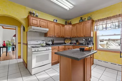 Kitchen - 4222 Prescott Ave, Lyons, IL 60534 photo 4 of 8