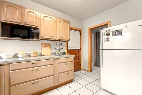 Kitchen - 4222 Prescott Ave, Lyons, IL 60534 photo 7 of 8