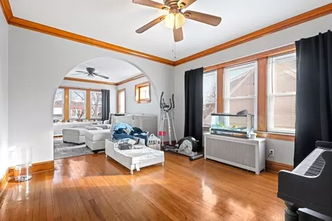 Living - 4222 Prescott Ave, Lyons, IL 60534 photo 3 of 8