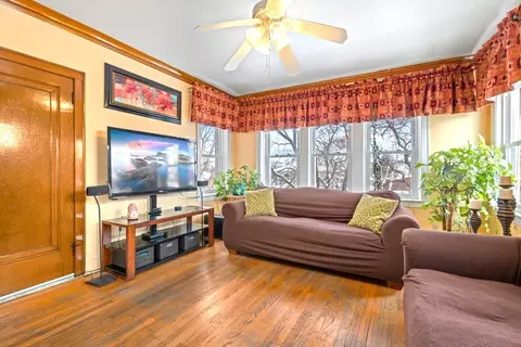 Living - 4222 Prescott Ave, Lyons, IL 60534 photo 5 of 8