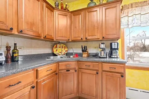 Kitchen - 4222 Prescott Ave, Lyons, IL 60534 photo 6 of 8