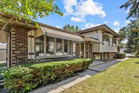 1750 W Woodland Ave, Addison, IL 60101