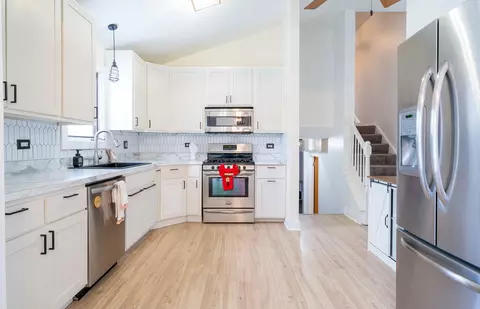 Kitchen - 515 Edgewater Dr, Minooka, IL 60447 photo 1 of 3