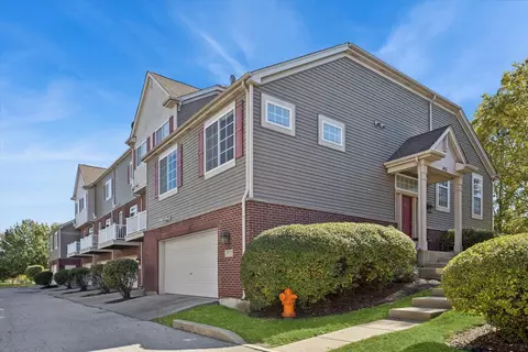 1931 Oxley Cir, Naperville, IL 60563