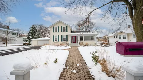 323 W Washington St, West Chicago, IL 60185