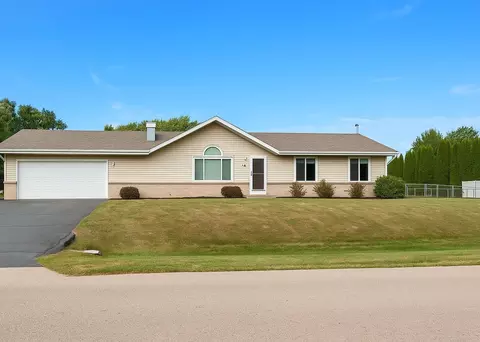13840 De La Tour Dr, Rockton, IL 61072