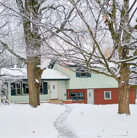 1206 University Dr, Dekalb, IL 60115