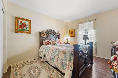 Bedroom - 731 Slate Run, Elgin, IL 60124 photo 1 of 4