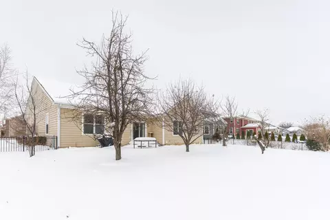 Exterior - 731 Slate Run, Elgin, IL 60124 photo 4 of 5