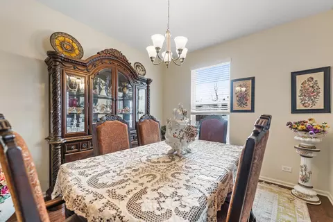 Dining - 731 Slate Run, Elgin, IL 60124 photo 1 of 3