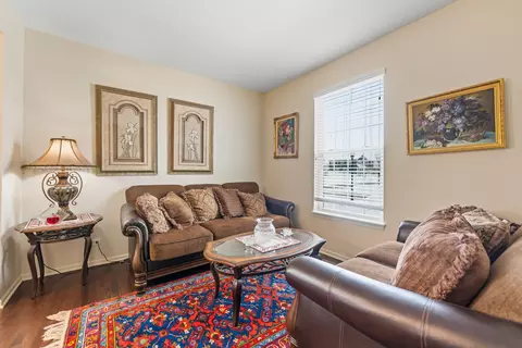 Living - 731 Slate Run, Elgin, IL 60124 photo 1 of 5