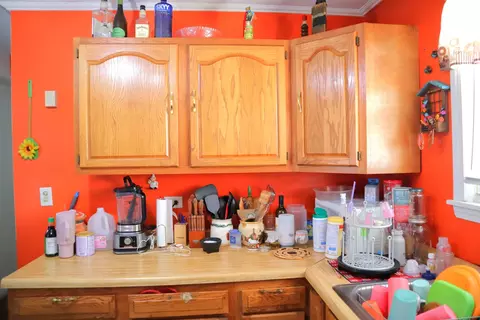 Kitchen - 15634 Ridgeway Ave, Markham, IL 60428 photo 3 of 3