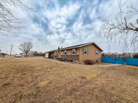 Exterior - 20172 Prophet Rd, Prophetstown, IL 61277 photo 2 of 11