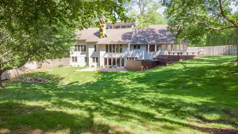 Exterior - 684 Sioux Dr, Freeport, IL 61032 photo 4 of 7