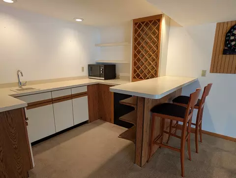 Kitchen - 684 Sioux Dr, Freeport, IL 61032 photo 4 of 4