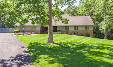 Exterior - 684 Sioux Dr, Freeport, IL 61032 photo 7 of 7