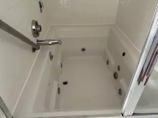 Bath - Undisclosed, Chicago, IL 60643 photo 4 of 8