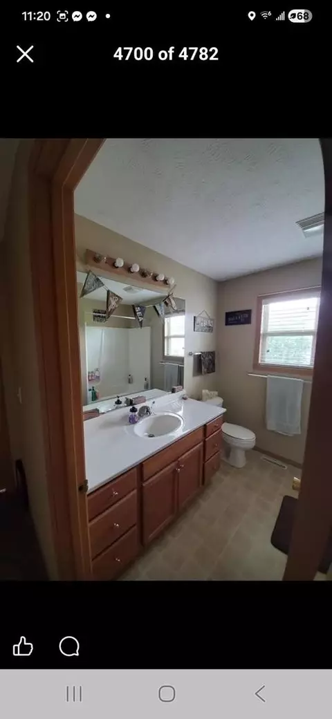357 E Clay St, El Paso, IL 61738 photo 8