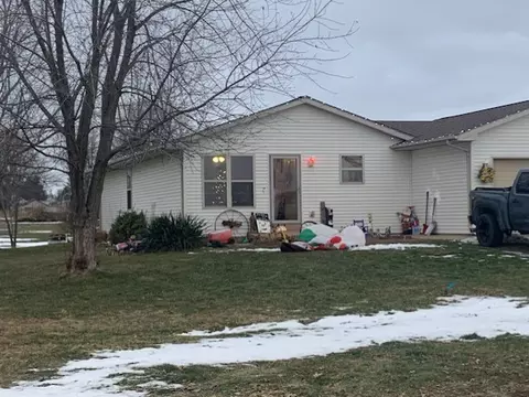 357 E Clay St, El Paso, IL 61738 photo 9
