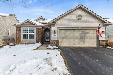 2659 Venetian Ln, Elgin, IL 60124
