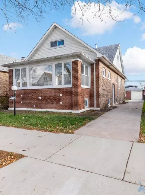 9233 S Essex Ave, Chicago, IL 60617