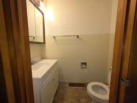 Bath - 934 E 84th Pl #B, Chicago, IL 60619 photo 3 of 3