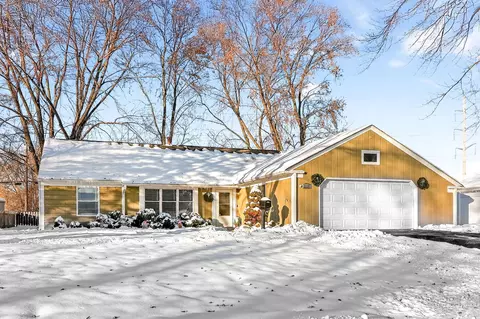 39 Cayman Dr, Montgomery, IL 60538