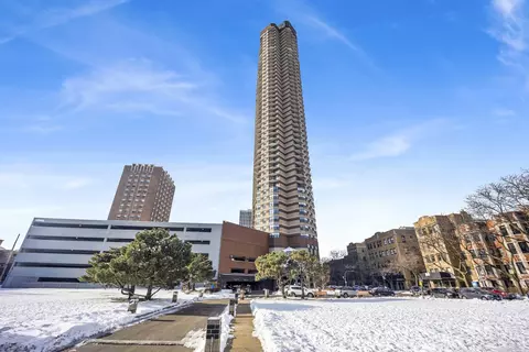 3660 N Lake Shore Dr #1812, Chicago, IL 60613