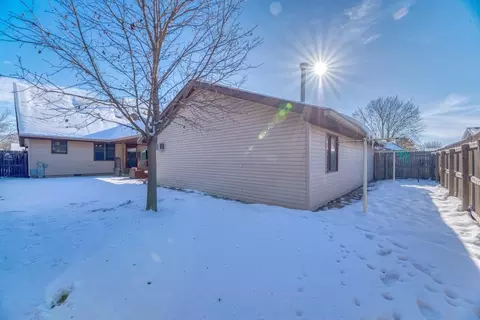 Exterior - 2402 Chestnut Ln, Morris, IL 60450 photo 4 of 4