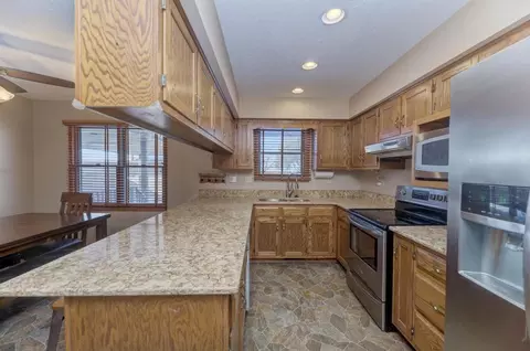 Kitchen - 2402 Chestnut Ln, Morris, IL 60450 photo 3 of 4