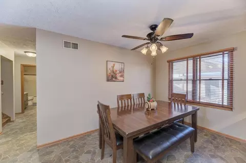 Dining - 2402 Chestnut Ln, Morris, IL 60450 photo 2 of 3