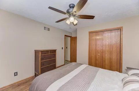 Bedroom - 2402 Chestnut Ln, Morris, IL 60450 photo 2 of 5