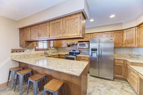 Kitchen - 2402 Chestnut Ln, Morris, IL 60450 photo 1 of 4