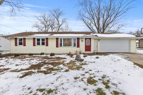 19924 S Hillgate Rd, Mokena, IL 60448