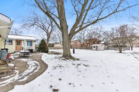 Exterior - 19924 S Hillgate Rd, Mokena, IL 60448 photo 5 of 7