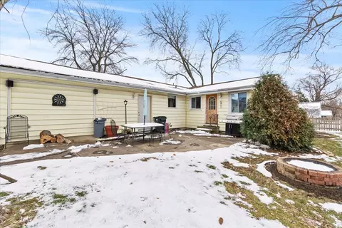 Exterior - 19924 S Hillgate Rd, Mokena, IL 60448 photo 3 of 7