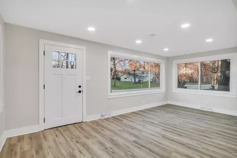 Living - 38323 N 3rd Ave, Spring Grove, IL 60081 photo 2 of 6