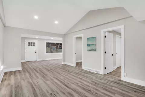 Entry Way - 38323 N 3rd Ave, Spring Grove, IL 60081 photo 2 of 3