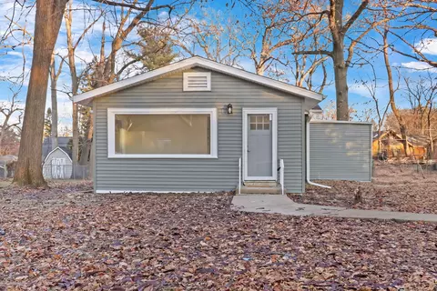 38323 N 3rd Ave, Spring Grove, IL 60081