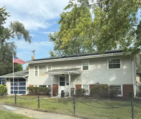 29 Arapaho Dr, Thornton, IL 60476