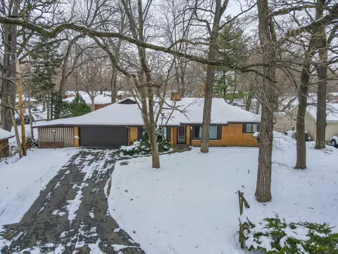 25 Elmwood Dr, Kankakee, IL 60901