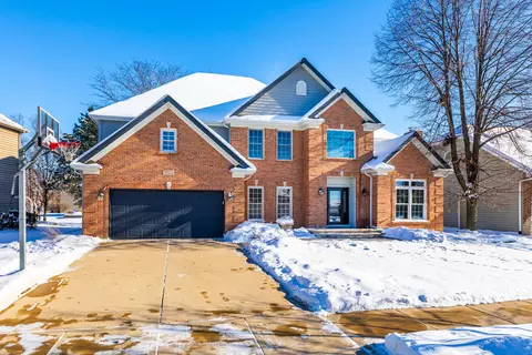 2652 Charlestowne Ln, Naperville, IL 60564