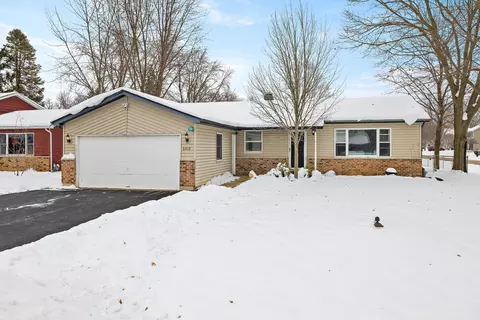 6418 Martin St, Crystal Lake, IL 60014
